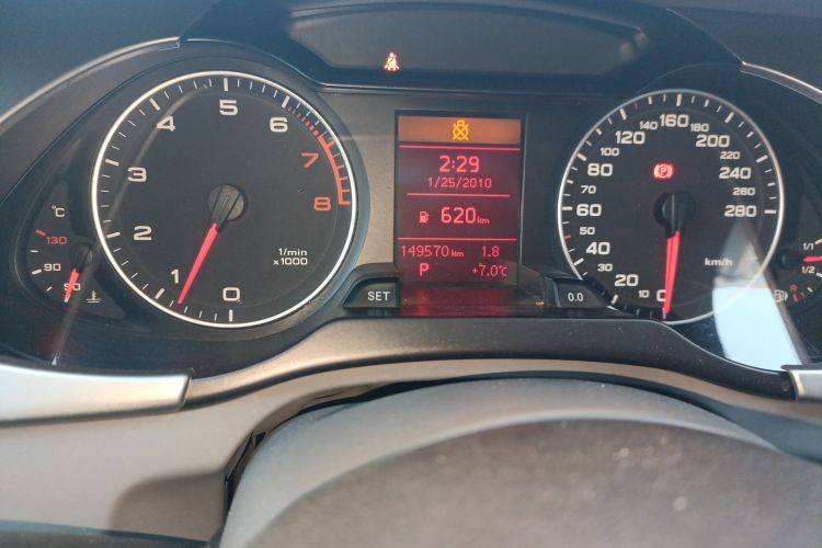 奥迪A4L 2011款 1.8 TFSI 舒适型中控内饰15