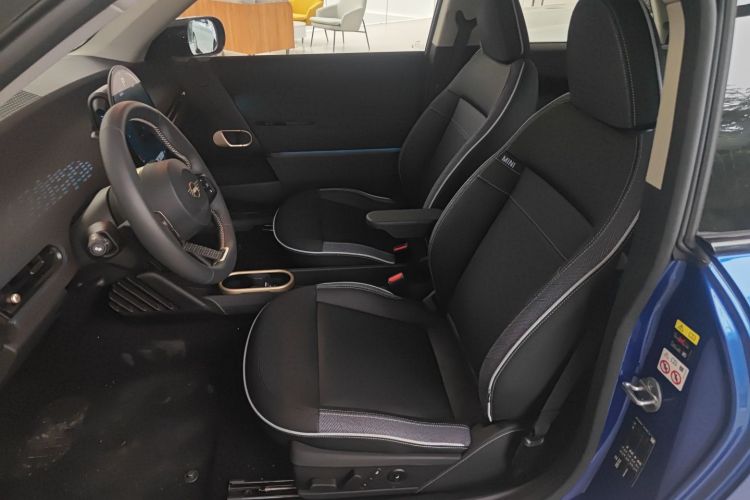 电动MINI COOPER 2024款 452km COOPER SE 艺术家局部细节19