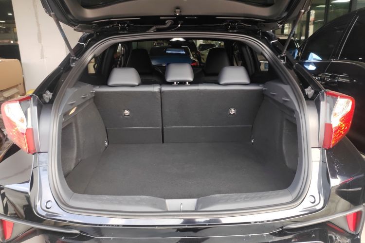 丰田C-HR 2020款 2.0L 领先版机舱底盘23