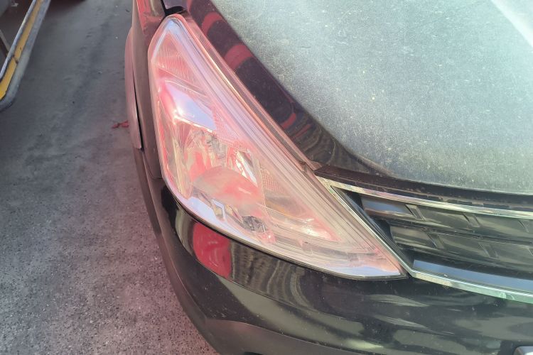 日产 骊威 2013款 劲锐 1.6XV CVT豪华版车身外观6006