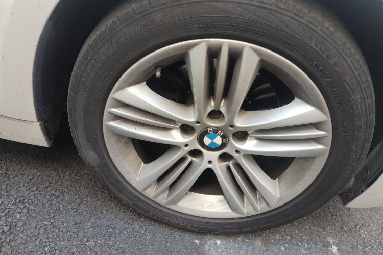 宝马3系 2016款 320Li 进取型车身外观6007