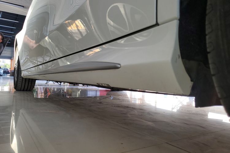 奔驰C级 2017款 改款 C 200 L 运动版局部细节9002