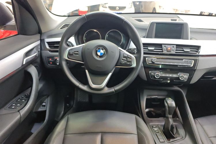 宝马X1 2019款 sDrive18Li 时尚型中控内饰13