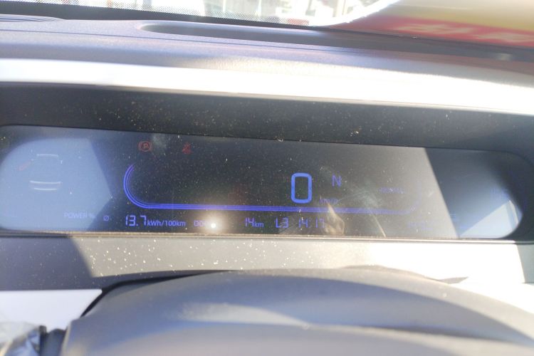 吉利银河 2025款 210km 熊猫卡丁中控内饰14