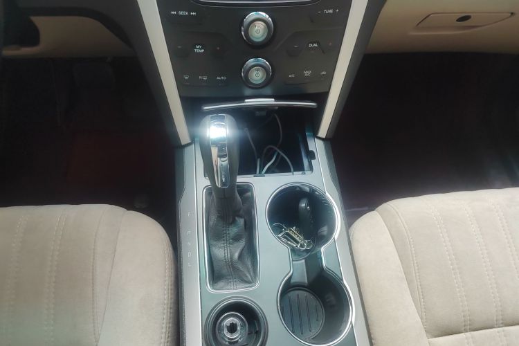 福特 探险者（平行进口） 中控内饰18