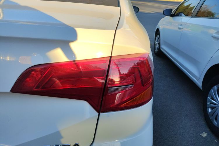 大众 2019款 改款 宝来·传奇 1.5L 手动时尚型 国VI车身外观9