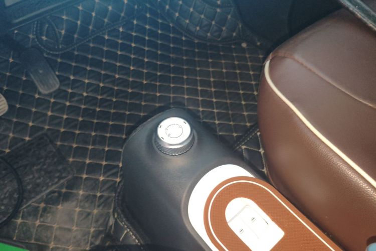 五菱汽车 宏光MINIEV 2024款 第三代 215km 青春版局部细节18