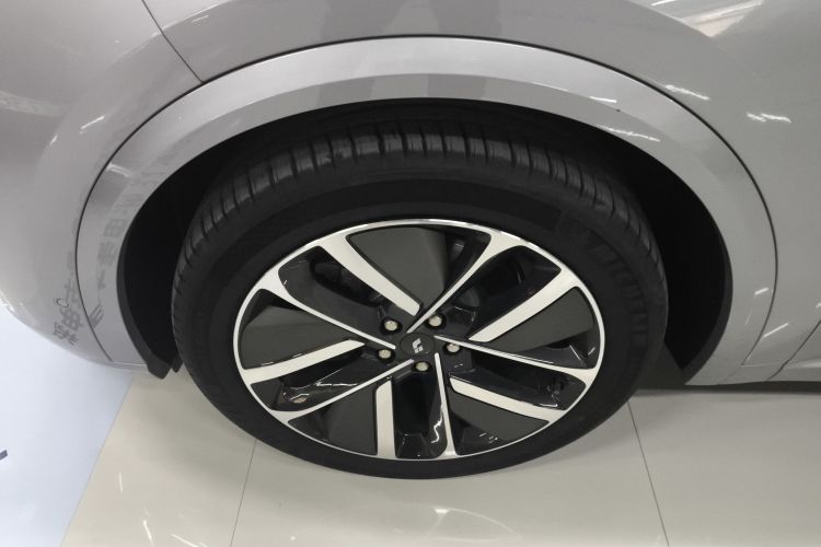 理想汽车 理想L8 2024款 Ultra车身外观6007