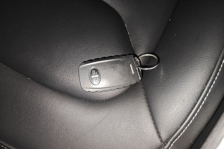 奔腾X40 2019款 1.6L 自动豪华型 国V中控内饰7001