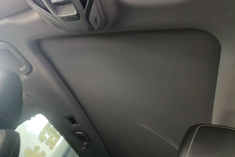 吉利汽车 2022款 博越X 1.8TD DCT智慧型中控内饰22