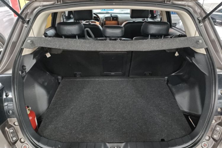 三菱 劲炫ASX 2018款 1.6L 手动两驱灵动版机舱底盘23