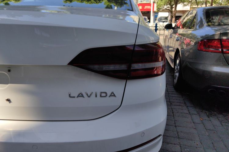 大众 朗逸 2021款 1.5L 自动风尚版车身外观9