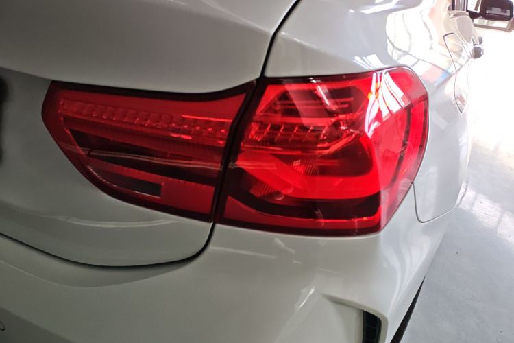 宝马1系 2021款 改款 125i M运动曜夜版车身外观9