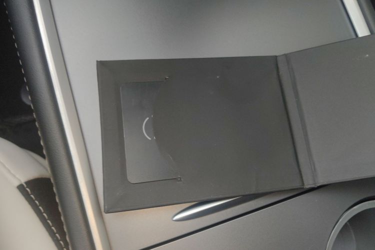 特斯拉 Model 3 2022款 后轮驱动版中控内饰11