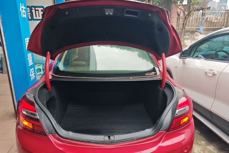 别克 君威 2015款 1.6T 领先技术型机舱底盘23