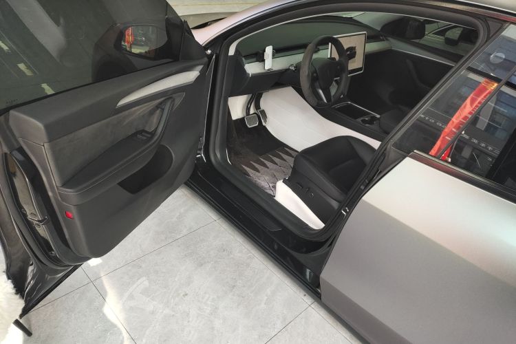 特斯拉 Model Y 2023款 后轮驱动版中控内饰20