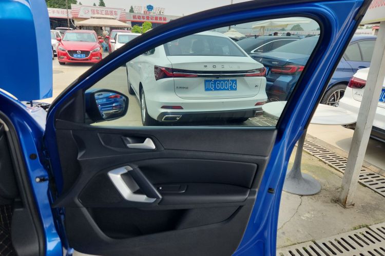 标致408 2019款 350THP 自动豪华版 国V中控内饰42