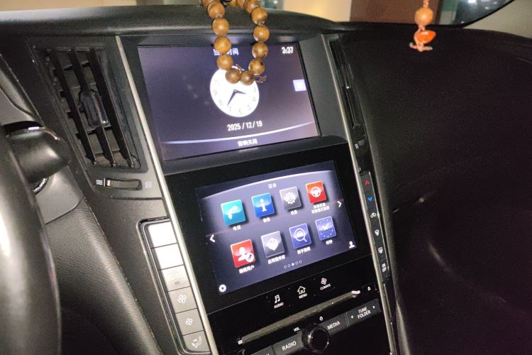 英菲尼迪Q50L 2016款 2.0T 舒适版中控内饰16