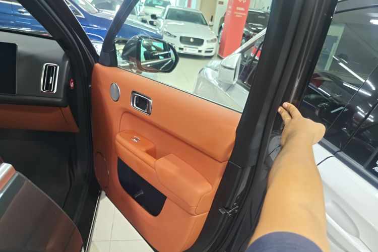 理想汽车 理想L8 2023款 Air中控内饰7005