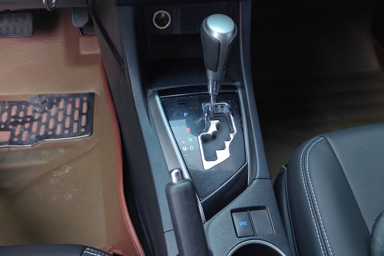 丰田 雷凌 2015款 1.6G CVT橙色限量版中控内饰18