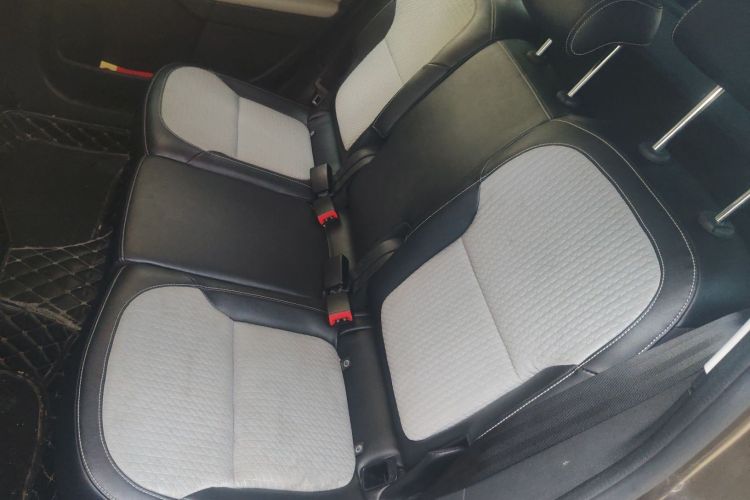 斯柯达 Yeti 2017款 TSI280 DSG前行版中控内饰21