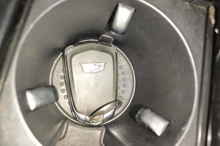 凯迪拉克ATS-L 2017款 28T 时尚型中控内饰11