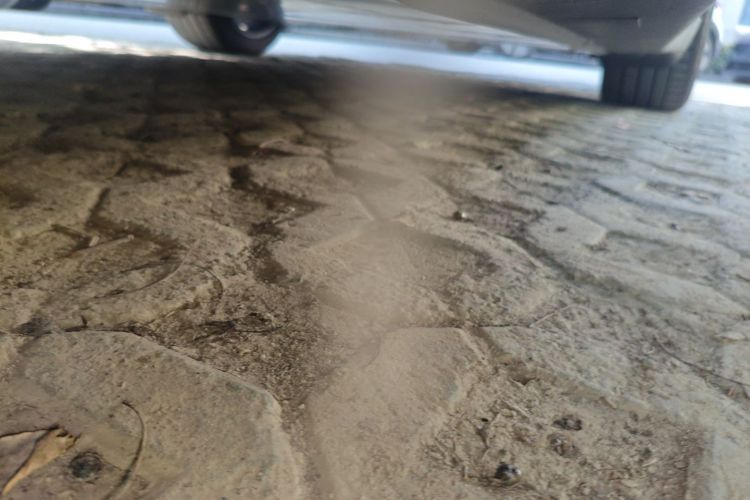 特斯拉 Model X 2023款 双电机全轮驱动版机舱底盘30