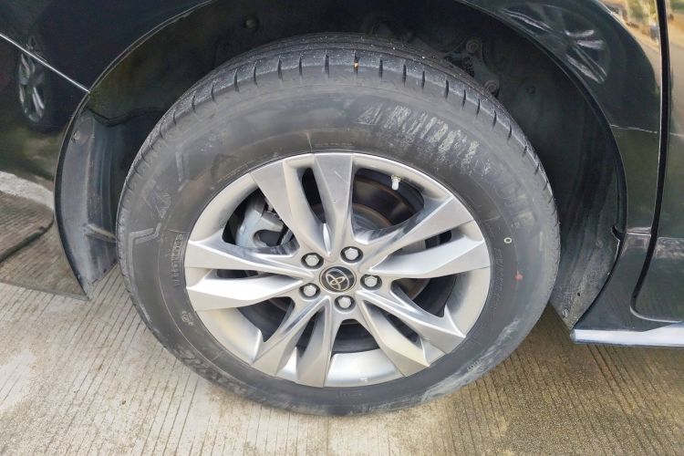 丰田 赛那SIENNA 2021款 2.5L混动 铂金版车身外观6008