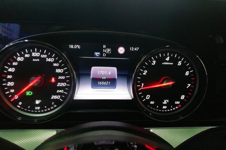 奔驰E级 2017款 E 200 运动型局部细节14