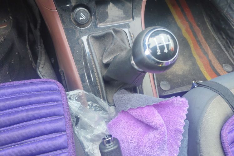 比亚迪F3 2018款 1.5L 手动经典型中控内饰18