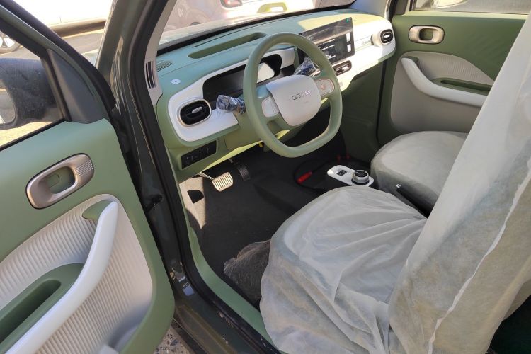 吉利银河 2025款 210km 熊猫骑士中控内饰20