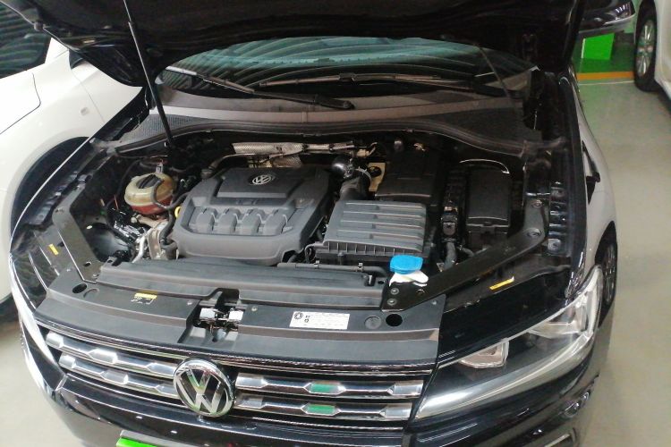 大众 途观L 2019款 改款 330TSI 自动两驱智动豪华版 国VI机舱底盘24