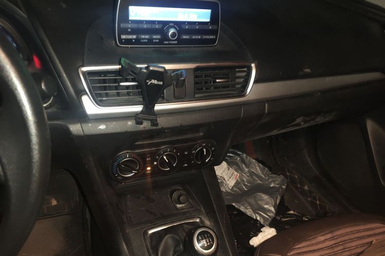 马自达3 昂克赛拉 2014款 三厢 1.5L 手动舒适型中控内饰16