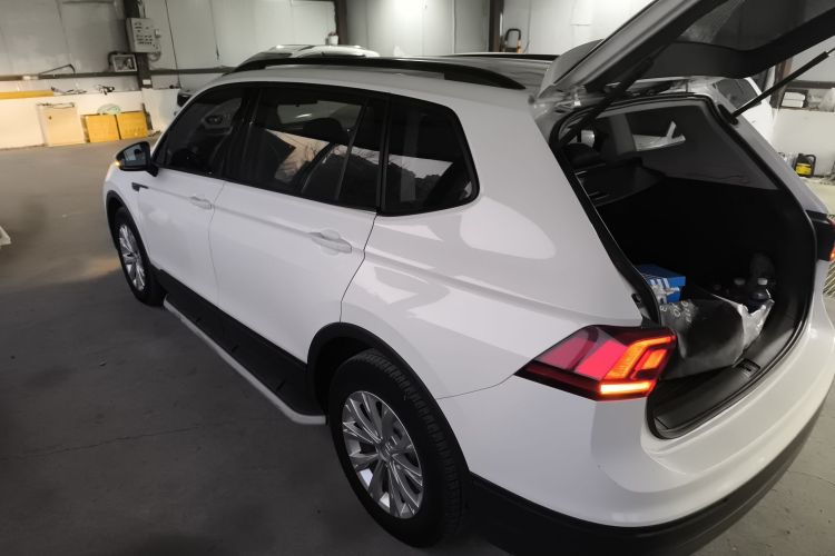 大众 途观L 2018款 330TSI 自动两驱风尚版车身外观4