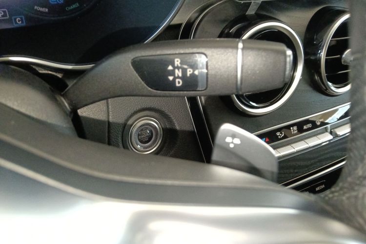 奔驰C级 2020款 C 260 L 运动版中控内饰18