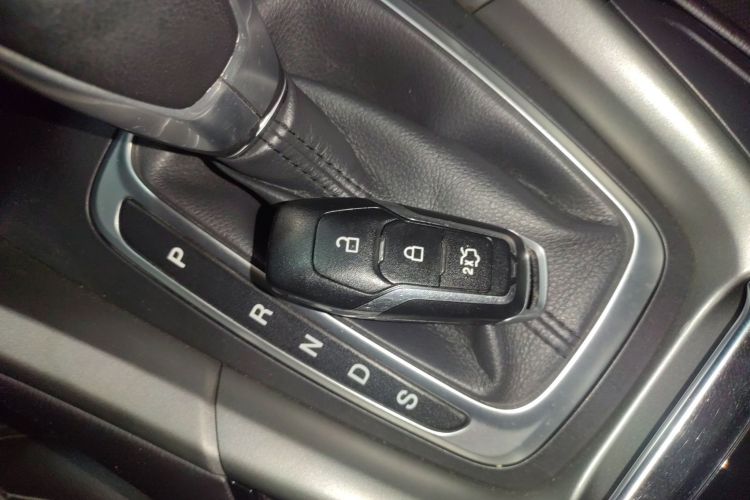 福特 蒙迪欧 2013款 2.0L GTDi240豪华运动型中控内饰7001