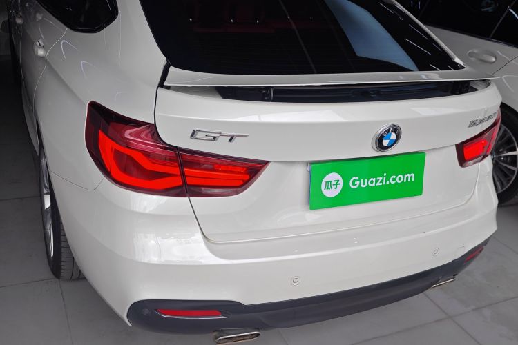 宝马3系GT 2019款 320i M运动套装车身外观6004