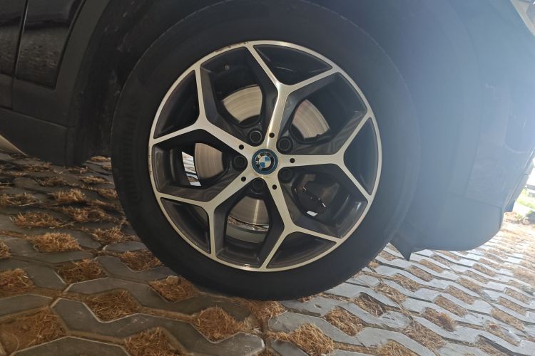 宝马X1新能源 2019款 xDrive25Le 豪华型车身外观10