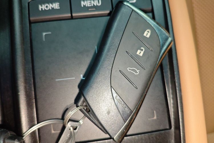 雷克萨斯ES 2020款 200 卓越版中控内饰11