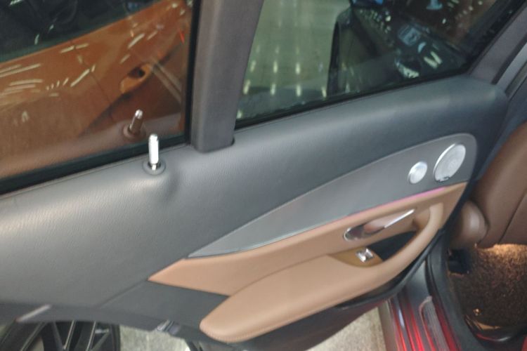 奔驰E级(进口) 2019款 E 200 运动型 4MATIC中控内饰7008