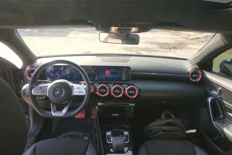 奔驰A级 2020款 A 200 L 运动轿车中控内饰12