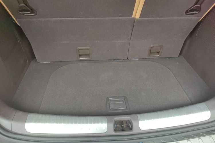 腾势D9 2024款 DM-i 980 四驱尊贵型机舱底盘23