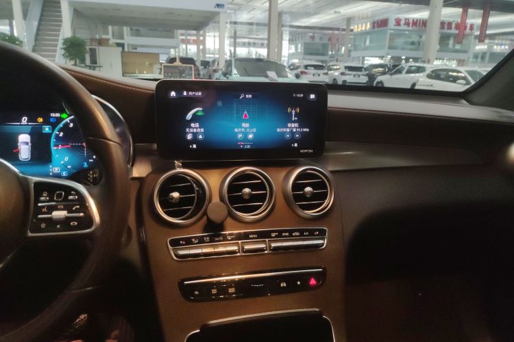 奔驰GLC 2020款 GLC 300 L 4MATIC 动感型中控内饰16
