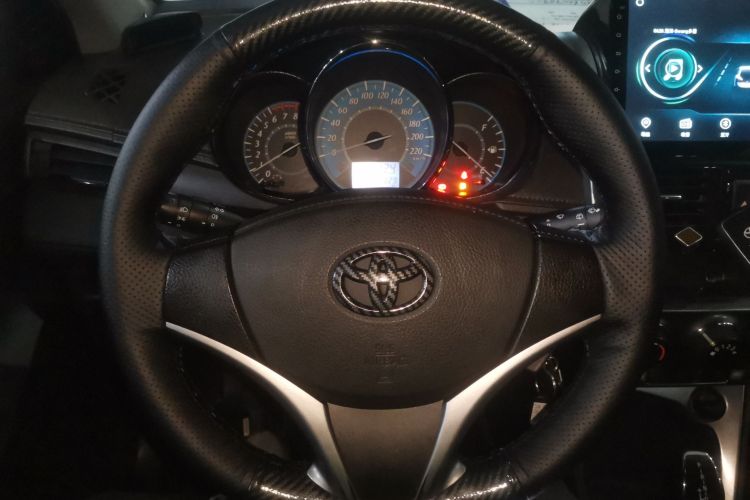 丰田 YARiS L 致炫 2015款 1.5E 自动魅动版中控内饰13