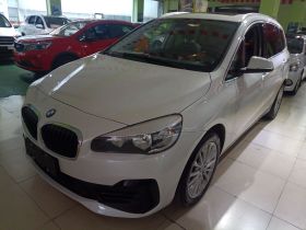 宝马2系多功能旅行车 2018款 220i 领先型