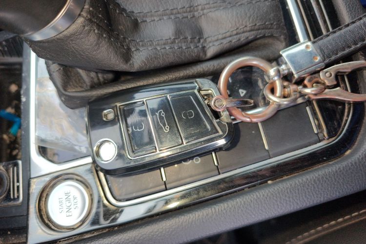 一汽-大众CC 2019款 330TSI 华颜版 国V中控内饰11