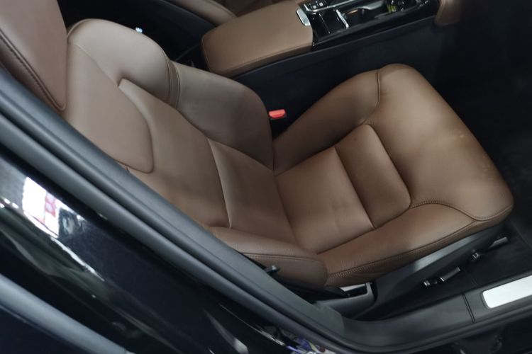 沃尔沃S90新能源 2023款 T8插电式混合动力 四驱长续航智逸豪华版局部细节41