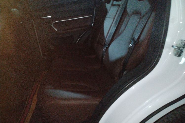 哈弗H6 2017款 红标 2.0T 自动两驱智尚型中控内饰21