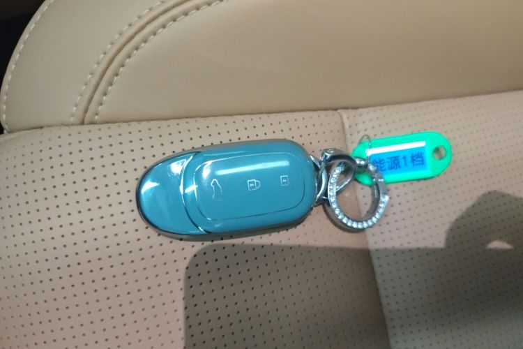 理想汽车 理想ONE 2021款 增程6座版中控内饰11