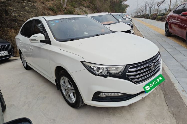 奔腾B30 2017款 1.6L 自动豪华型车身外观3